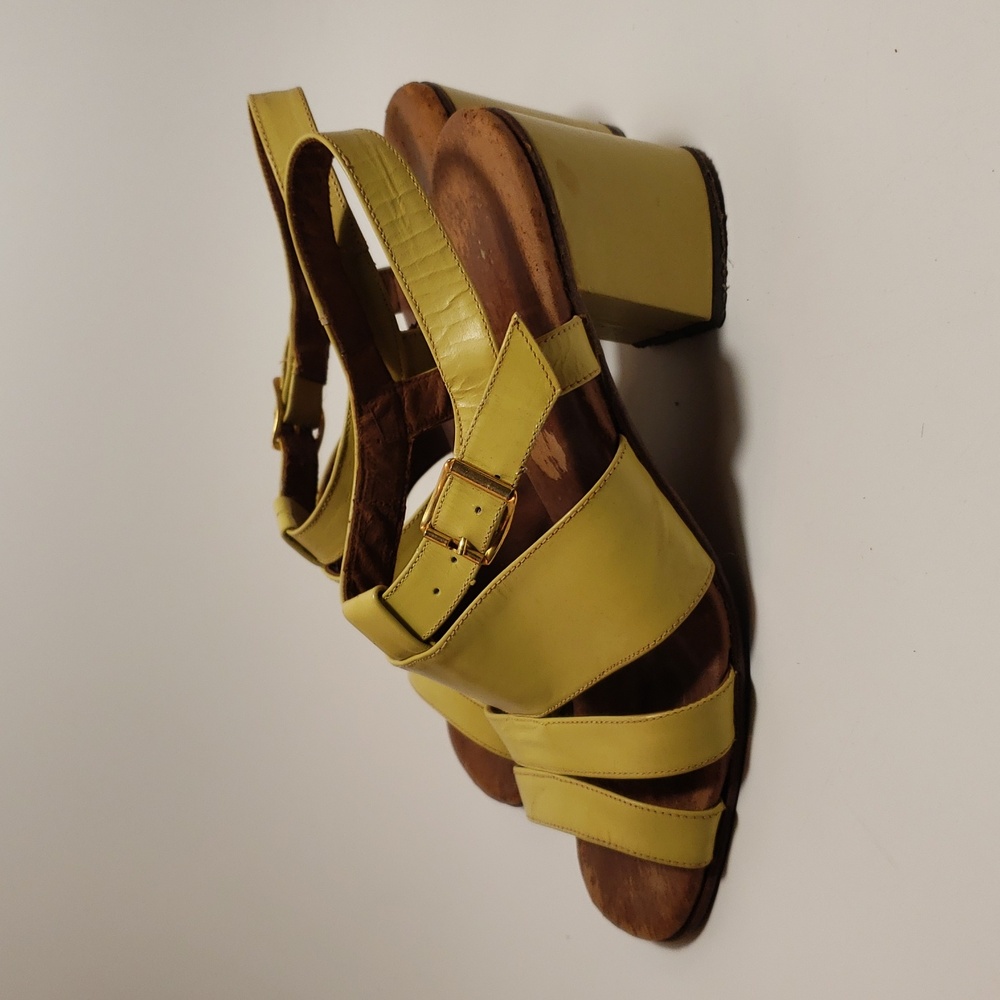 Vintage Womens Yellow Hush Puppies Wide Band Square Heel Sandals - Picture 3 of 12